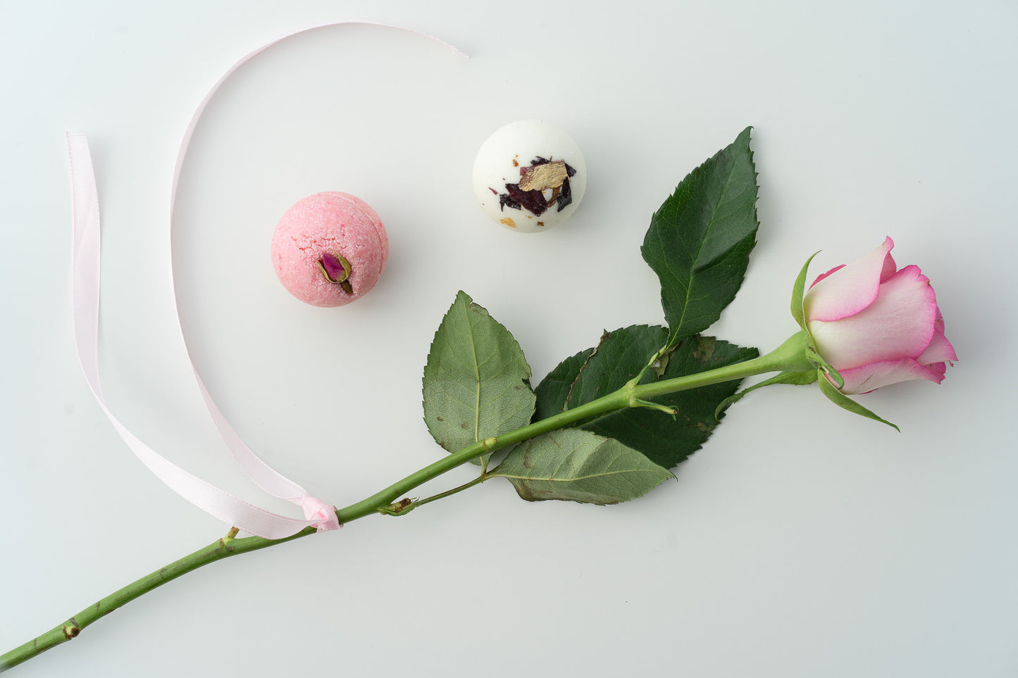 Fading like a flower - creamy bath bombs